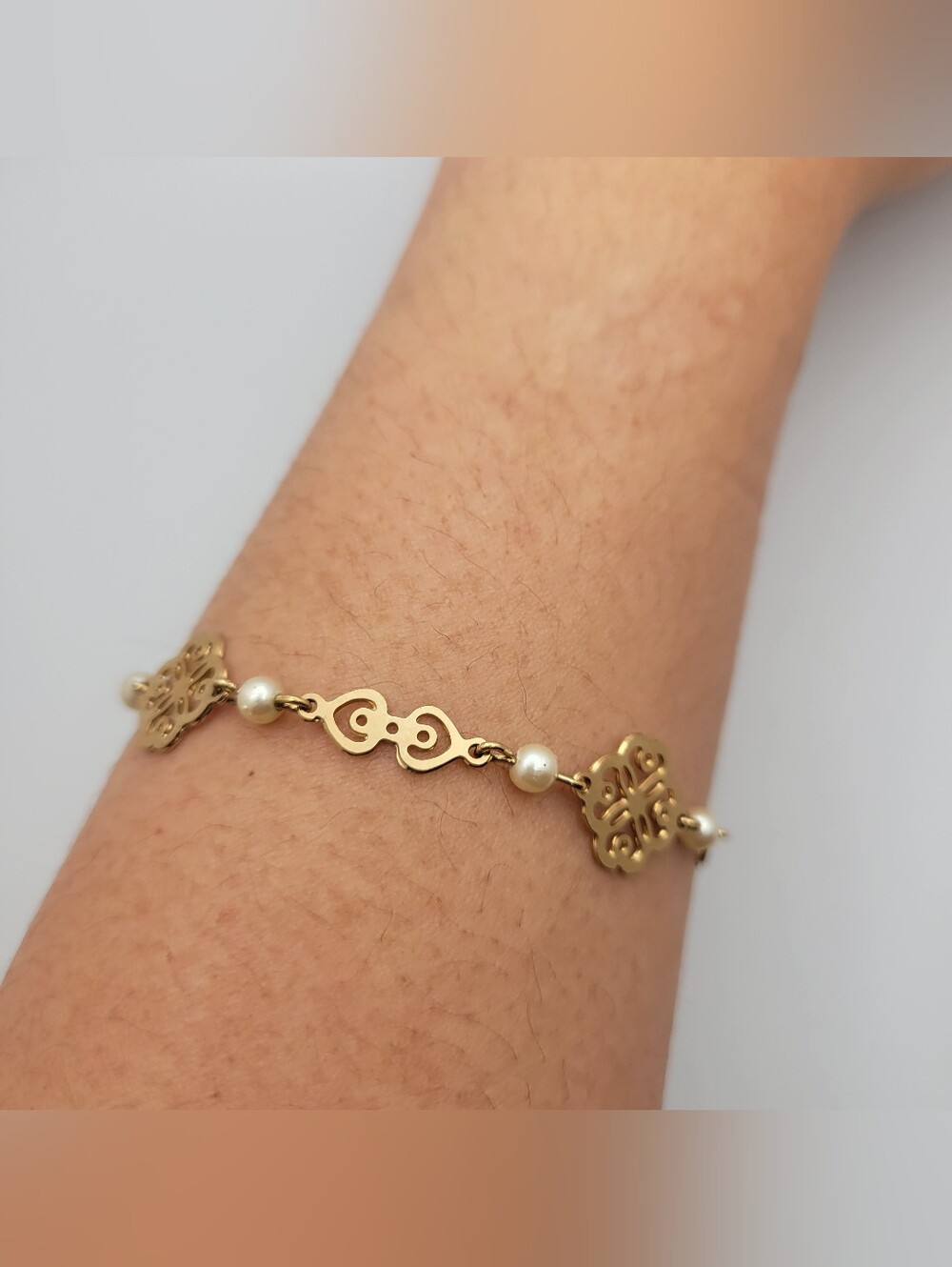 Avon Gold-Tone Floral Link Bracelet with Pearl Accents